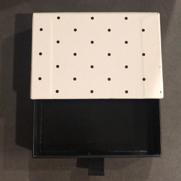 Gift Card Box -NWT - Picture 2 of 5